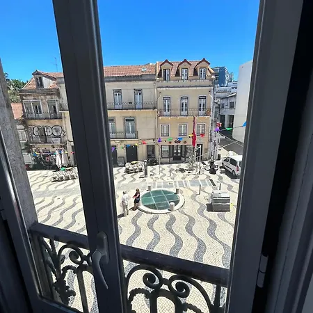 Bed & Breakfast Farol Almada