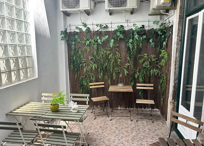 Bed & Breakfast Farol Almada